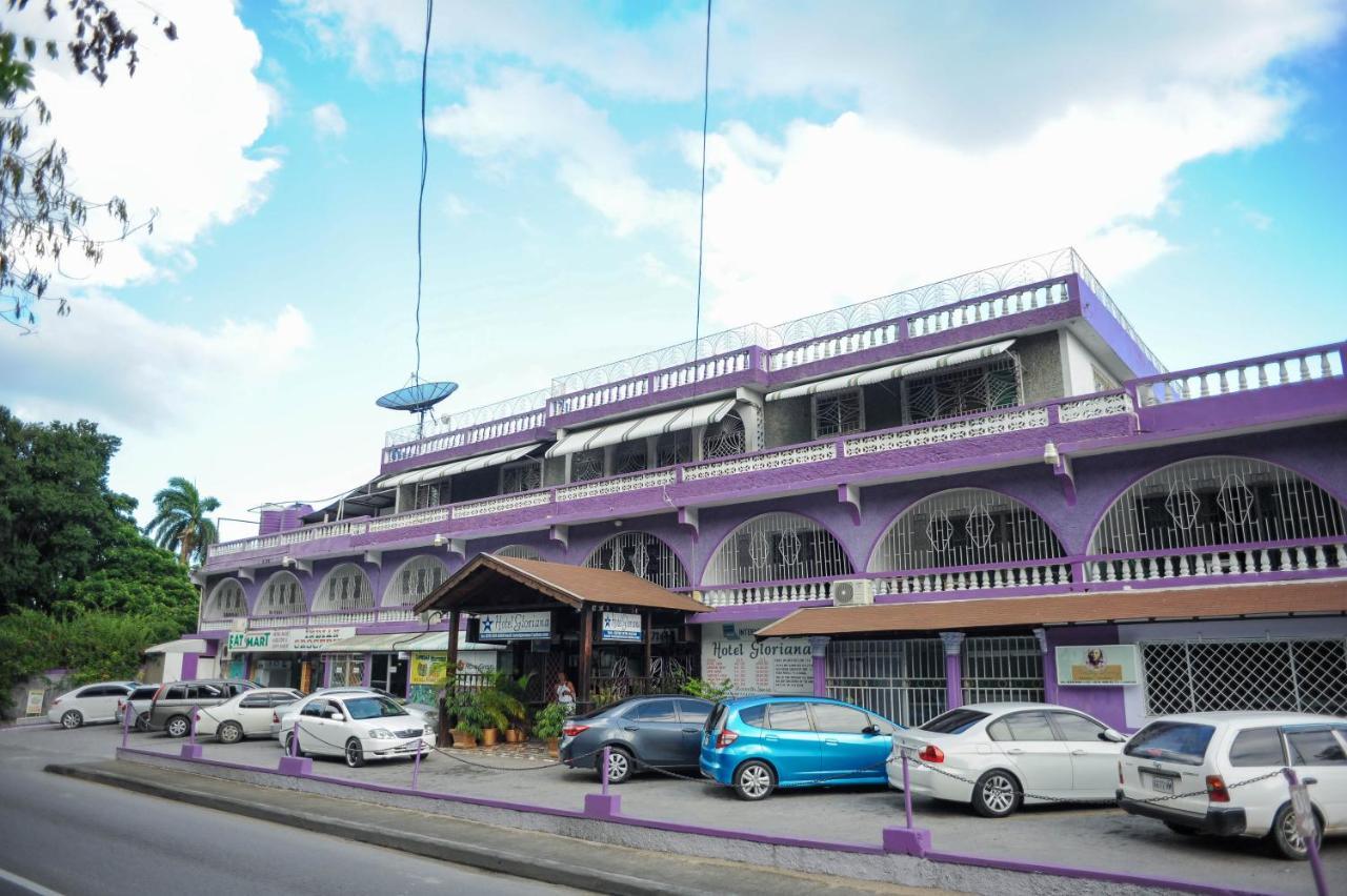 Glorianna Hotel 몬테고 베이 외부 사진